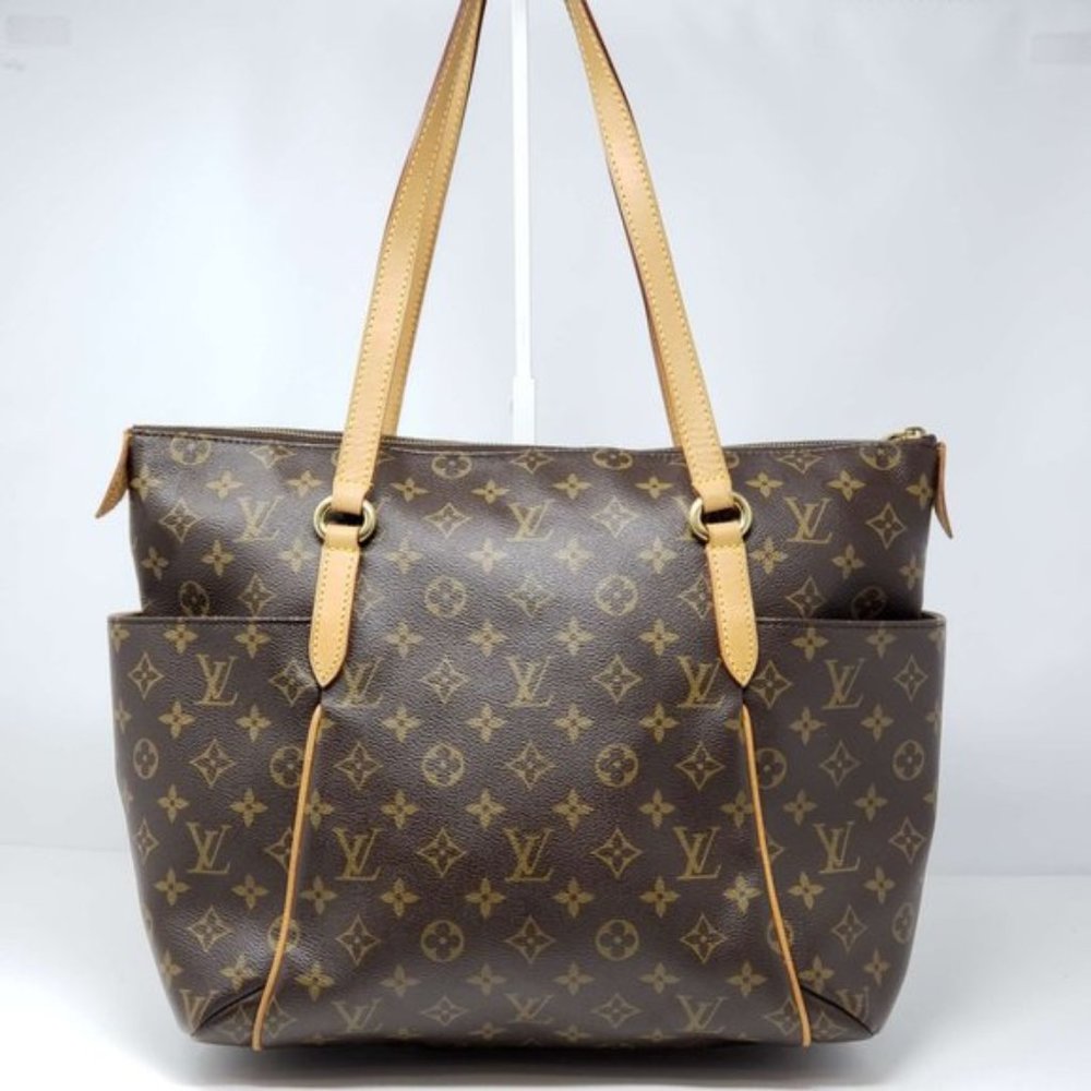 Auth Louis VuittonTotally MM Monogram Tote Bag - Picture 1 of 15